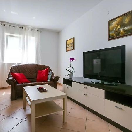 Apartment Vitalia 2+2 Poreč Exteriör bild