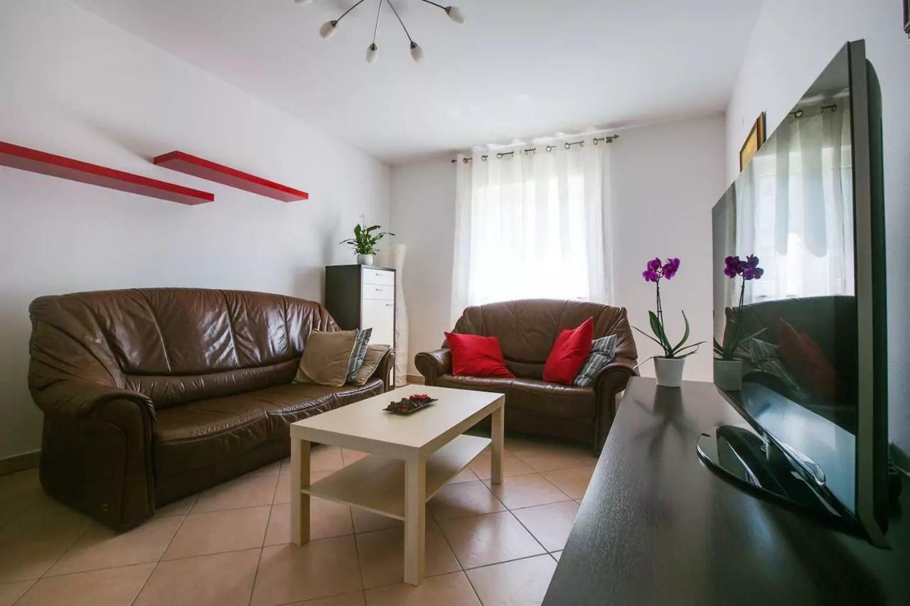Apartment Vitalia 2+2 Poreč Exteriör bild
